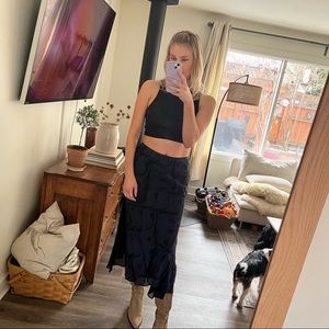 SOLD 90’s silk midi skirt 🦋